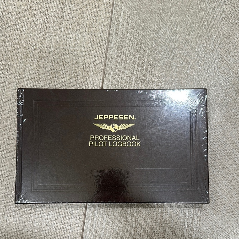 Jeppesen Professional Pilot Logbook